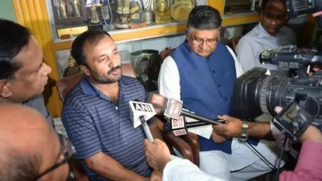 રવિશંકર પ્રસાદ સાથે આનંદ કુમાર