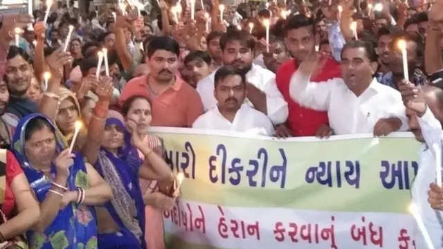કૅન્ડલ માર્ચની તસવીર