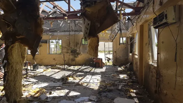 د قول اردو خوړنځی پر یوې کنډوالې اوښتی و