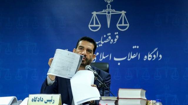 اسدالله مسعودی مقام، یکی از قضات رسیدگی کننده به "پرونده های فساد مالی" از متهمانی که آزاد هستند خواسته تغییر آدرس خود را به دادگاه اعلام کنند