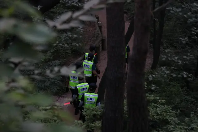 9일 오후 5시 17분쯤 박 시장의 딸은 '4∼5시간 전에 아버지가 유언 같은 말을 남기고 집을 나갔는데 전화기가 꺼져 있다'며 112에 실종신고를 했다