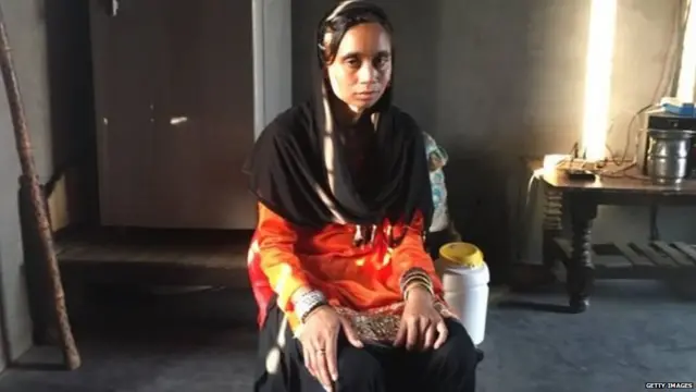 नौशाद यांची पत्नी रुकैय्या यांनी धर्मपरिवर्तनास नकार दिला आहे.