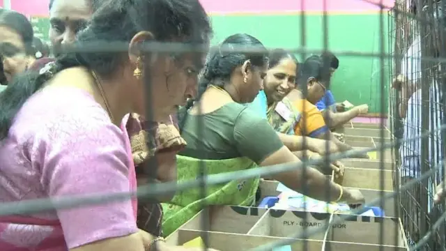 தமிழக ஊரக உள்ளாட்சி தேர்தல் வாக்கு எண்ணிக்கை இன்று நடந்து வருகிறது