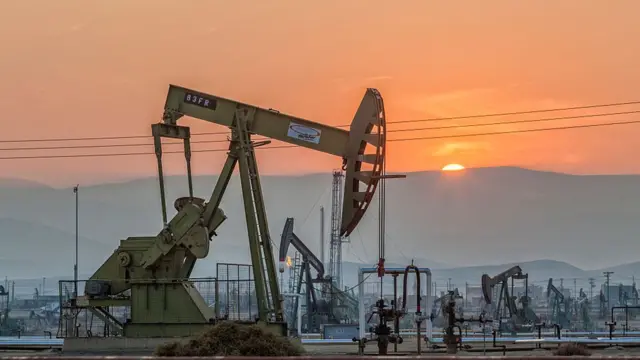 Нефтяные вышки