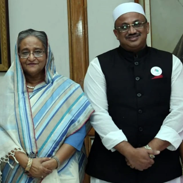 দলীয় প্রধানের সাথে মুরাদ হাসান। (ফাইল ফটো)