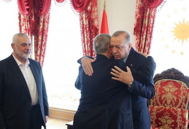 إردوغان يرحب بإسماعيل هنية وخالد مشعل