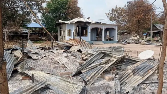 Bo Kyar Line’nin köylerinden geriye az şey kaldı