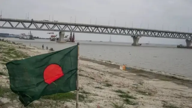 পদ্মা সেতুর মাধ্যমে রাজধানী ঢাকার সঙ্গে দক্ষিণ-পশ্চিমাঞ্চলের ২১টি জেলার সড়কপথে সংযোগ তৈরি হয়েছে