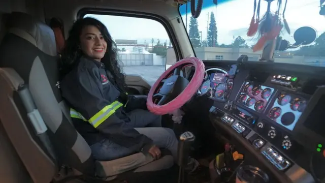 इस पेशे में मार्था पैट्रीसिया ट्रेजो अभी नई हैं.