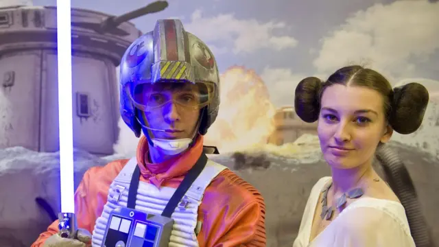Aficionados de Star Wars disfrazados