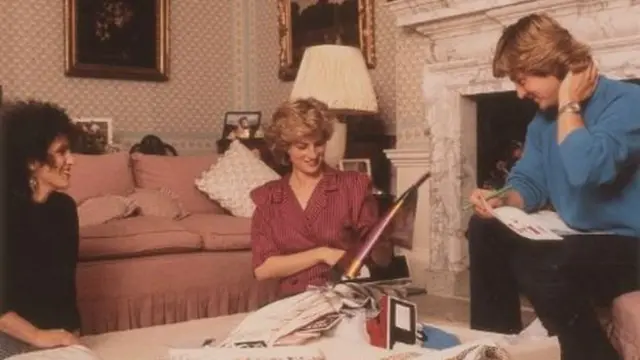 شہزادی ڈیانا ایمینوئلز کے ساتھ