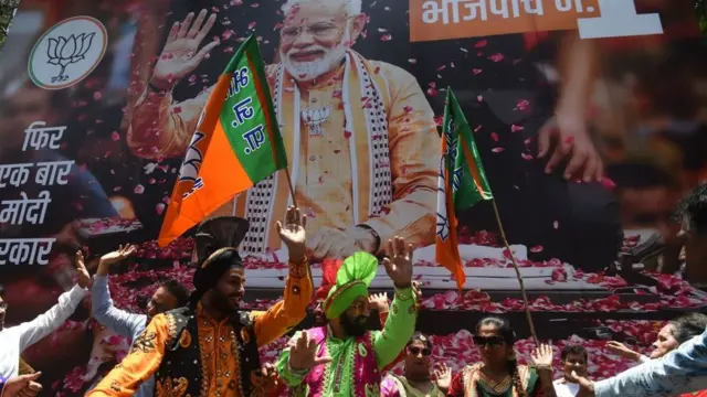 ફિર એક બાર મોદી સરકાર