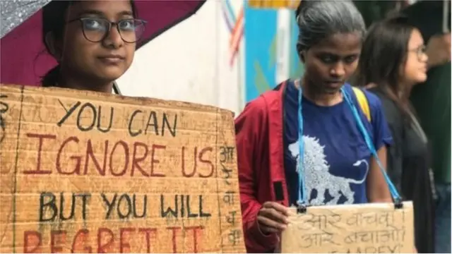 आरेचं जंगल वाचविण्यासाठी आंदोलन