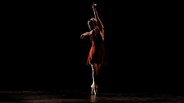 راقصة الباليه مينا تيرفاماكي