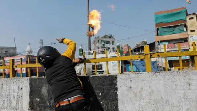 దిల్లీలో ఘర్షణలు