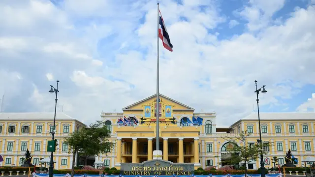 เสาธงชาติหน้ากระทรวงกลาโหม