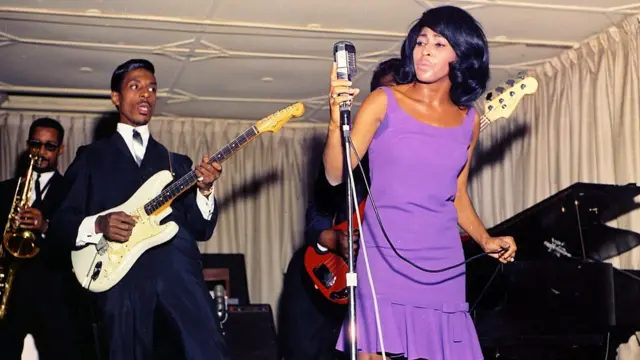 Ike y Tina Turner en una actuación musical