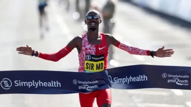 Mo Farah a remporté le semi-marathon de Great North Run pour la sixième fois consécutive.