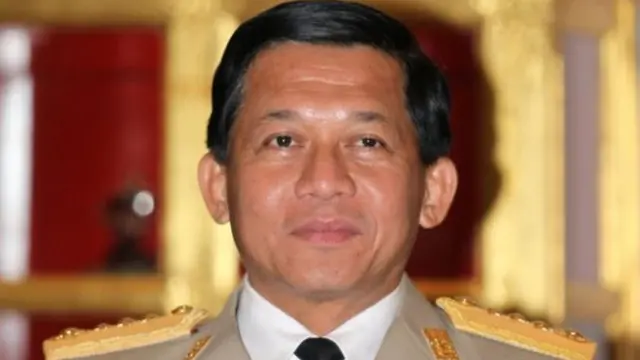 သြဂုတ်လ ၂၇ရက်နေ့ကလည်း တပ်မတော်ကာကွယ်ရေးဦးစီးချုပ်ရဲ့ စာမျက်နှာအပါအဝင် စာမျက်နှာ ၅၂ ခုနဲ့ အကောင့် ၁၈ခုကိုလည်း ဖေ့ဘုတ်ကနေ အပြီးတိုင်ဖယ်ရှားခဲ့