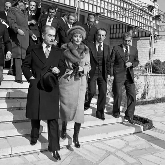 شاه در فرودگاه مهرآباد: مدتی است احساس خستگی می‌کنم و احتیاج به استراحت دارم