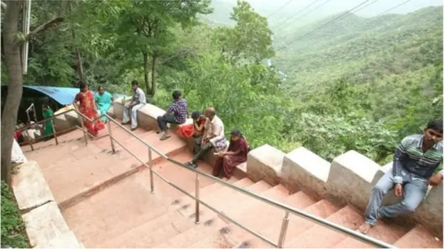 తిరుమల మెట్ల మార్గం