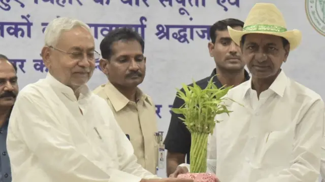 राजधानी पटना में केसीआर के साथ नीतीश कुमाार