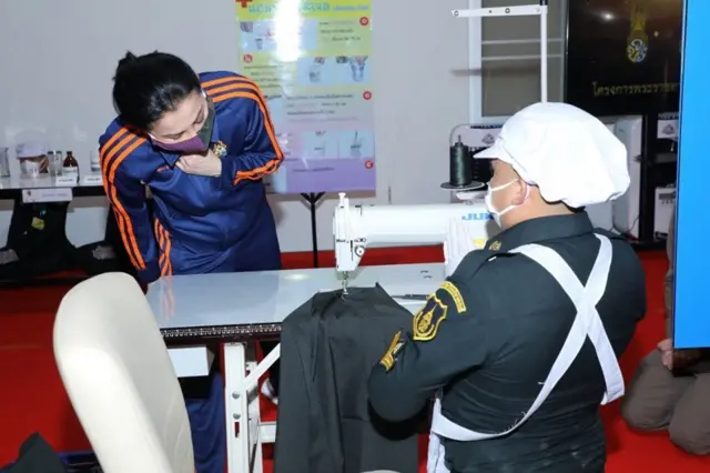 สมเด็จพระนางเจ้า ฯ พระบรมราชินี