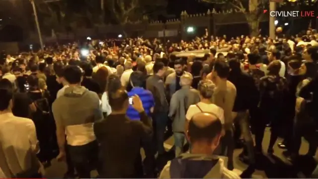 Yerevanda əhali mitinqə toplaşır