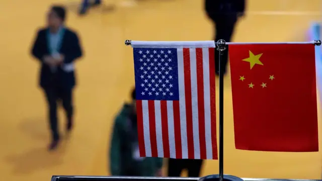 চীন, মেক্সিকো, কানাডা ও ইউরোপীয় ইউনিয়নের ওপর শুল্ক বাড়িয়ে দিয়েছেন ডোনাল্ড ট্রাম্প