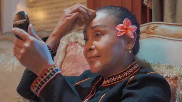 นกน้อย อุไรพรแต่งหน้า