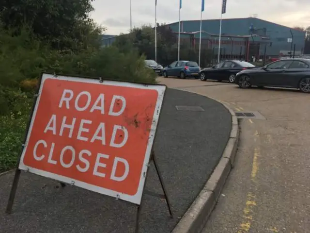 लंदन में गाड़ी में 39 लाशें बरामद