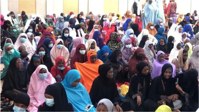 Women join for di Eid prayers