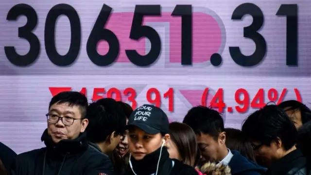 அமெரிக்க பங்குச்சந்தைகளில் கடும் வீழ்ச்சி: இந்தியாவிலும் எதிரொலிக்குமா?