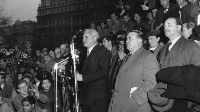 4 ноября 1956 года: антивоенный митинг на Трафальгарской площади