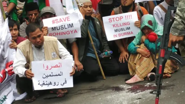 unjuk rasa pro rohingya