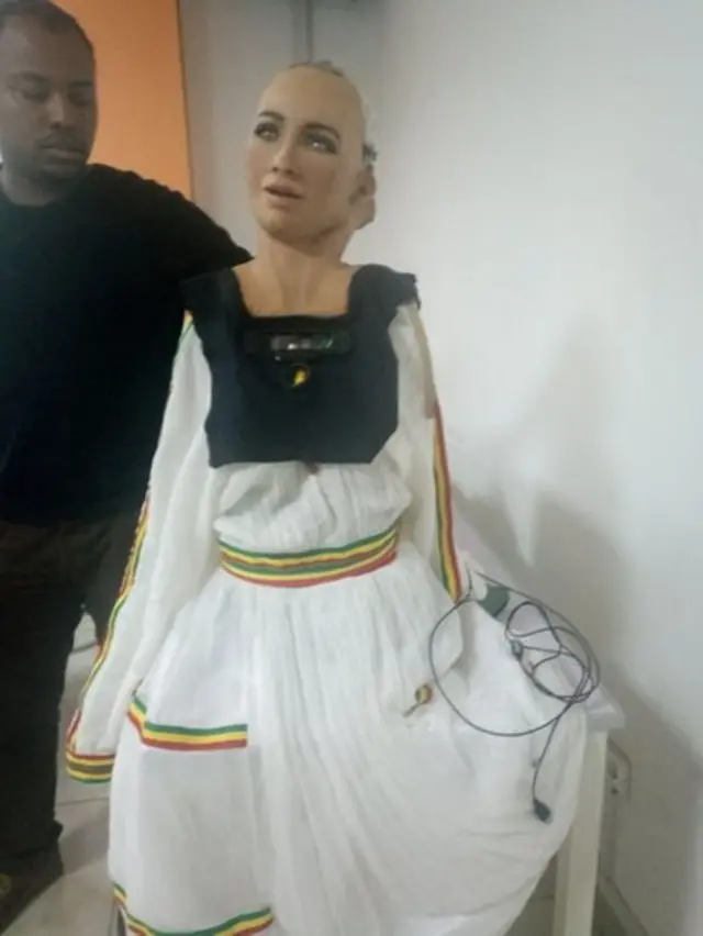 Soofiyaa kalaqxoota ishee waliin