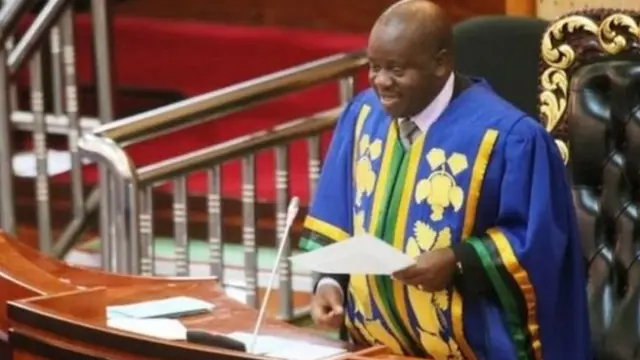 Kuanzia sasa huenda ikawa nadra kumuona Spika Ndugai akishika karatasi, baada ya Bunge kuanza kutumia tablet