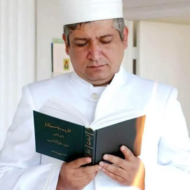 آرش کسروی متولد ۱۳۴۶ بود