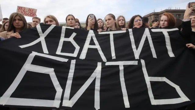 Митинг в поддержку сестер Хачатурян в Санкт-Петербурге