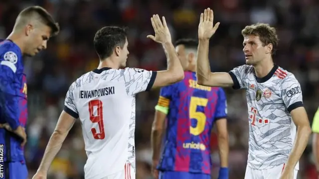 Thomas Muller (i buryo) yinjije igitsindo kigize indwi atsinze Barcelona muri Champions League