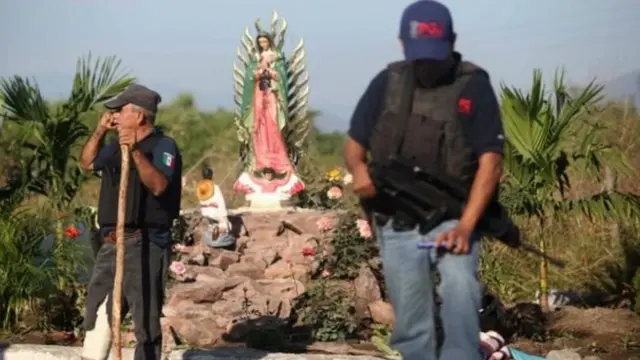Un hombre armado en Michoacán