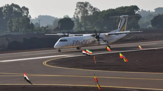 የአውሮፕላን መንደርደሪያ አስፓልት ግንባታዎችን ያከናውናል