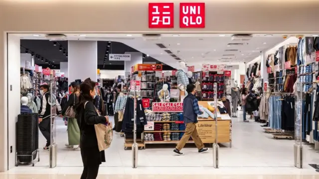 بنیانگذار شرکتی که یونیکلو را اداره می‌کند گفته است روس‌ها "مانند ما حق زندگی دارند"