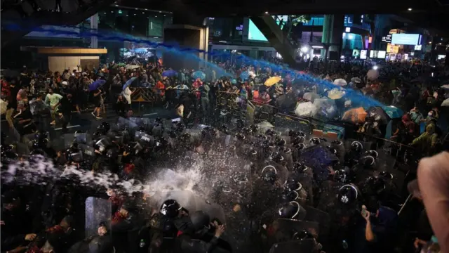 ชุมนุมแยกปทุมวัน