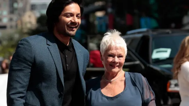 Ali Faisal dan Judi Dench.