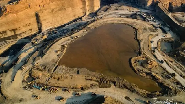 ဖားကန့်မြို့နယ် မှော်ဝမ်းကြီးကျေးရွာအနီးက မော်မောင်းမှော်မှာ နွံကန် ကျိုးပေါက်မှု ဖြစ်ပွားခဲ့ပါတယ်