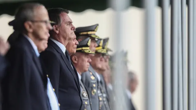 Bolsonaro participa da cerimôniaganhar dinheiro com betformaturaganhar dinheiro com betcadetes das Agulhas Negras