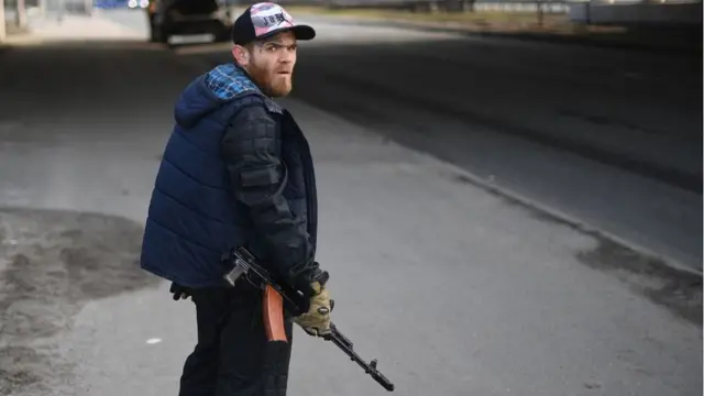 Киевлянин с автоматом