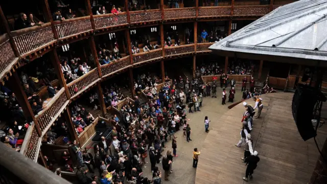 спектакль в "Глобусе"