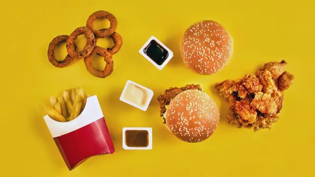 Pomfrit, majonez, pržena piletina